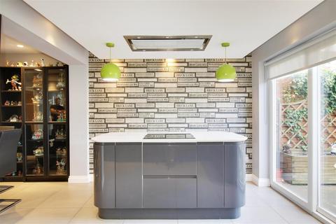 6 Brickcroft, Broxbourne, EN10 6AR