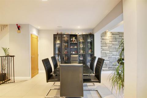 6 Brickcroft, Broxbourne, EN10 6AR