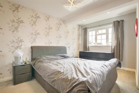 6 Brickcroft, Broxbourne, EN10 6AR