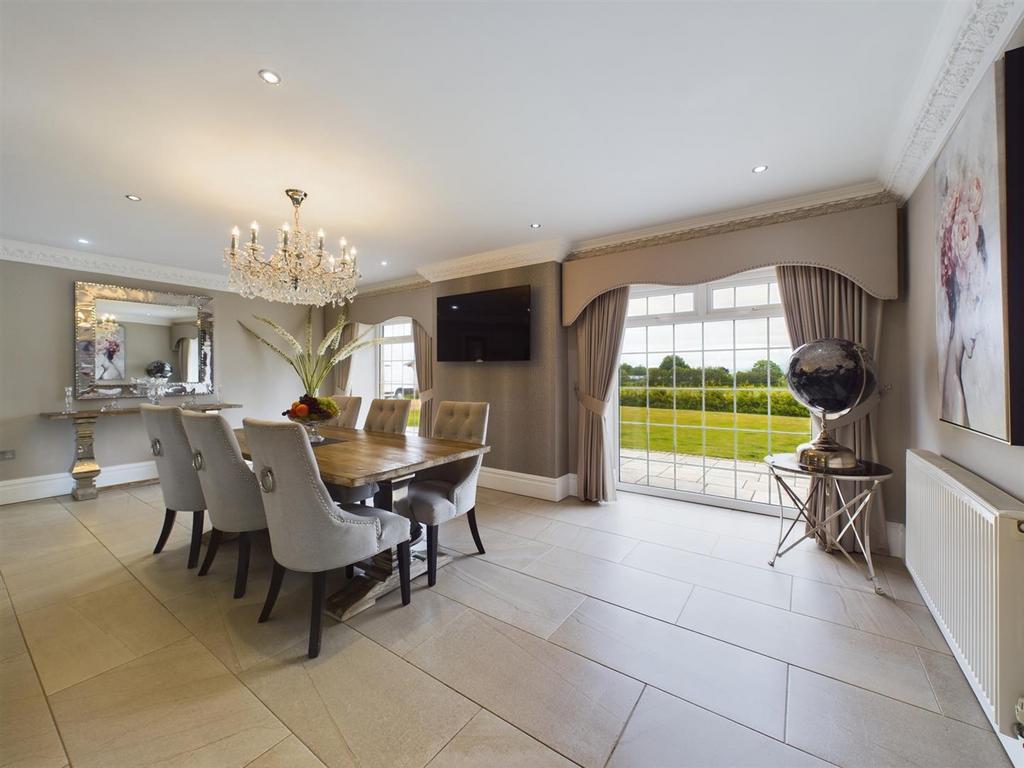 Open Plan Kitchen/Family Room