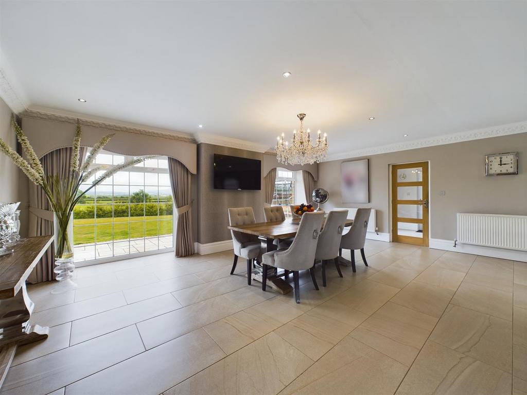 Open Plan Kitchen/Family Room