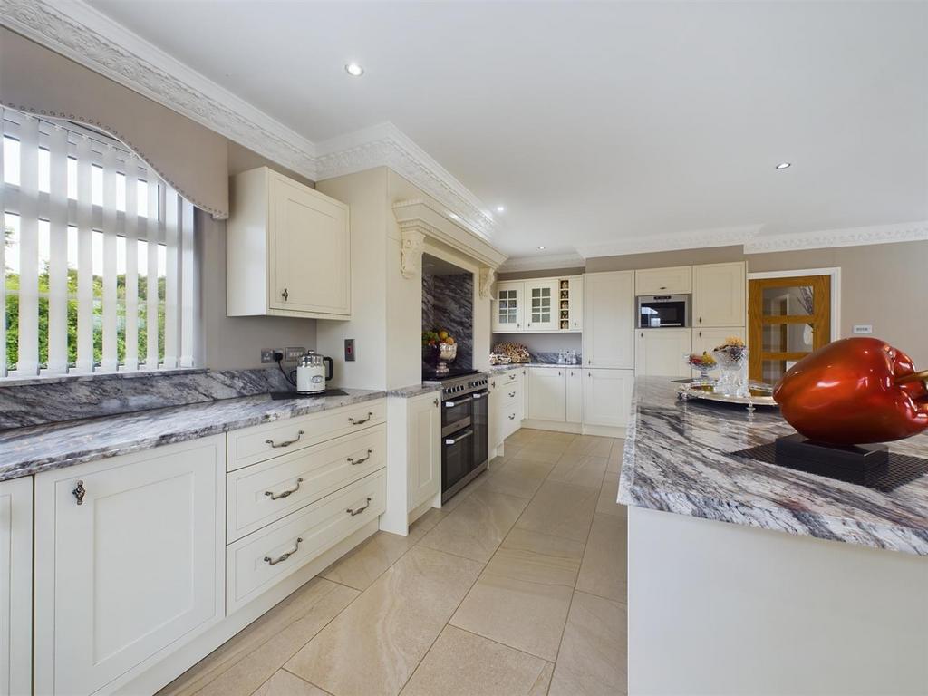 Open Plan Kitchen/Family Room
