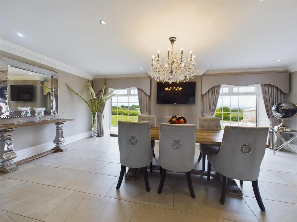 Open Plan Kitchen/Family Room