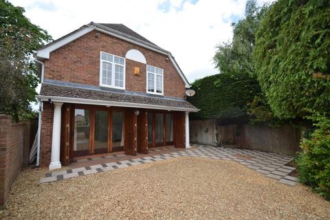3 bedroom detached house to rent, 28 New Road, Clifton, Bedfordshire