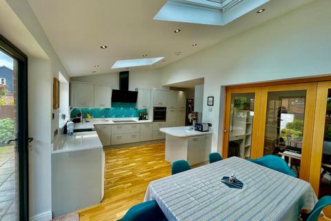 13 Dawlish Close, Stevenage, SG2 8UQ