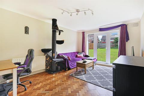 2 bedroom flat for sale, Oakleigh Road North, London N20