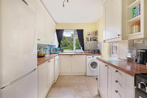 2 bedroom flat for sale, Oakleigh Road North, London N20