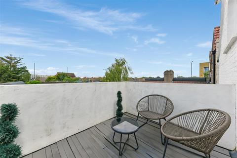 1 bedroom flat for sale, Queens Road, Wimbledon SW19