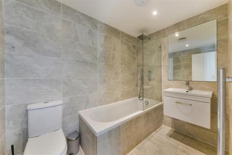 Flat 2, 208 Queens Road, London, SW19 8LY