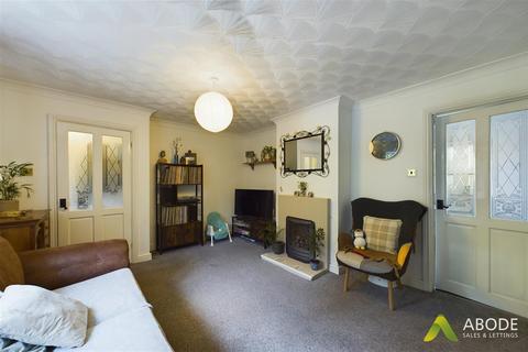 3 bedroom semi-detached house for sale, Bank Walk, Burton-On-Trent DE13