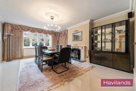 6 bedroom detached house for sale, Bush Hill, N21