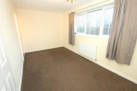 2 bedroom flat to rent, Lincombe Drive, Roundhay, Leeds