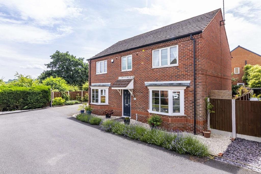 Powell Court, Farnsfield Newark NG22 4 bed detached house for sale £