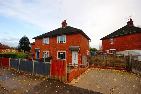 2 bedroom semi-detached house to rent, Tower Crescent, Lincoln