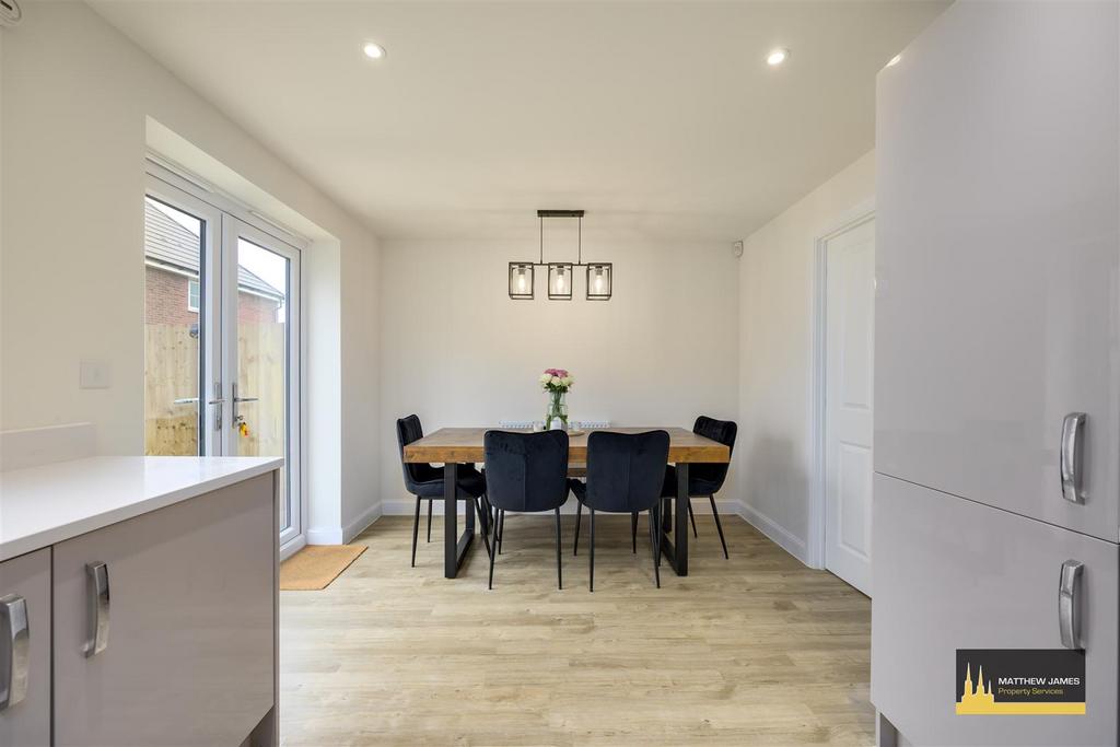 Kitchen/Dining
