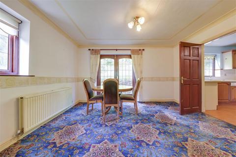 6 Heys Close, Cloughfold, Rossendale, BB4 7LW