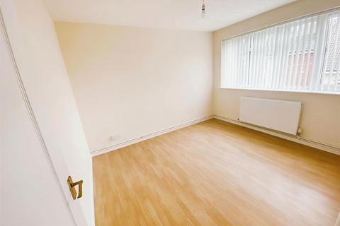 2 bedroom flat to rent, Leicester Street, Bulkington