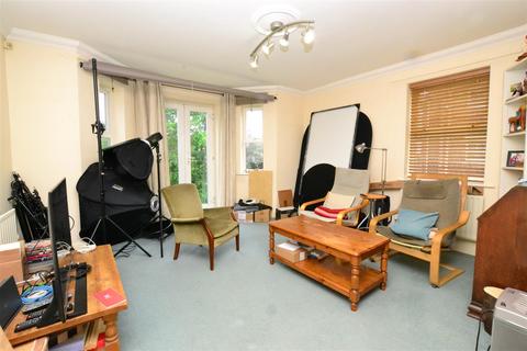 23 Abbotsmead Place, Caversham, Reading, RG4 8BB