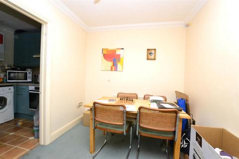 23 Abbotsmead Place, Caversham, Reading, RG4 8BB
