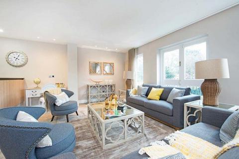 3 bedroom apartment to rent, Lyndhurst Lodge, Hampstead, NW3