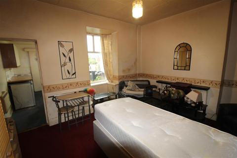 165 Crescent Road, Bolton, BL3 2JS