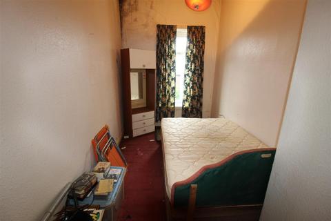165 Crescent Road, Bolton, BL3 2JS