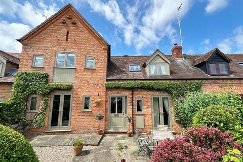 2 bedroom barn conversion for sale, Holyoake Court, Little Alne
