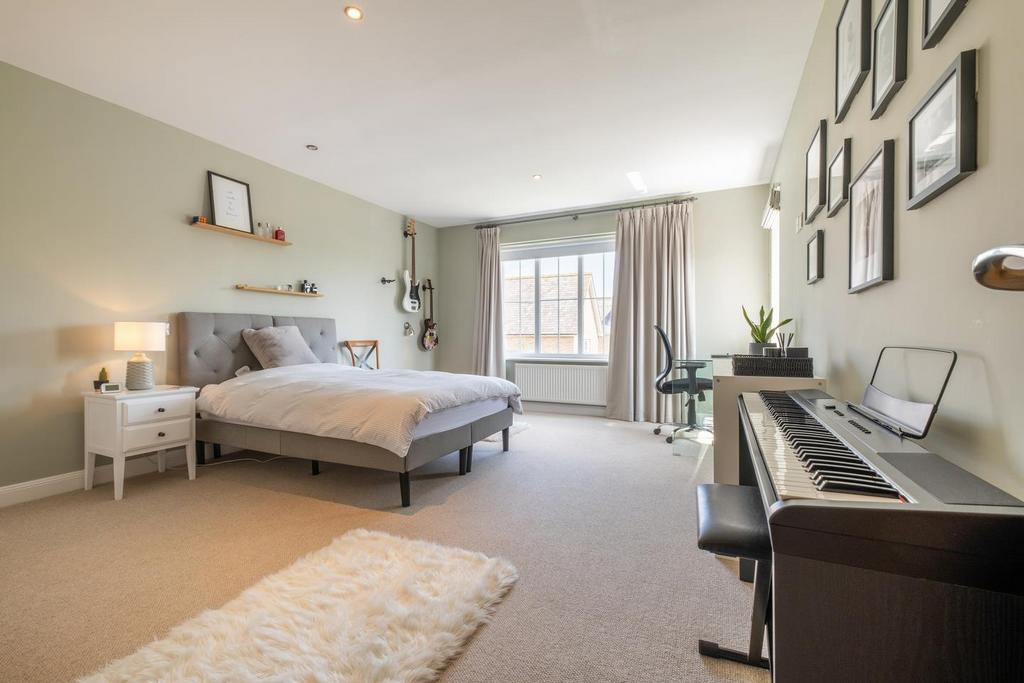 5 Cobb Close-38.JPG