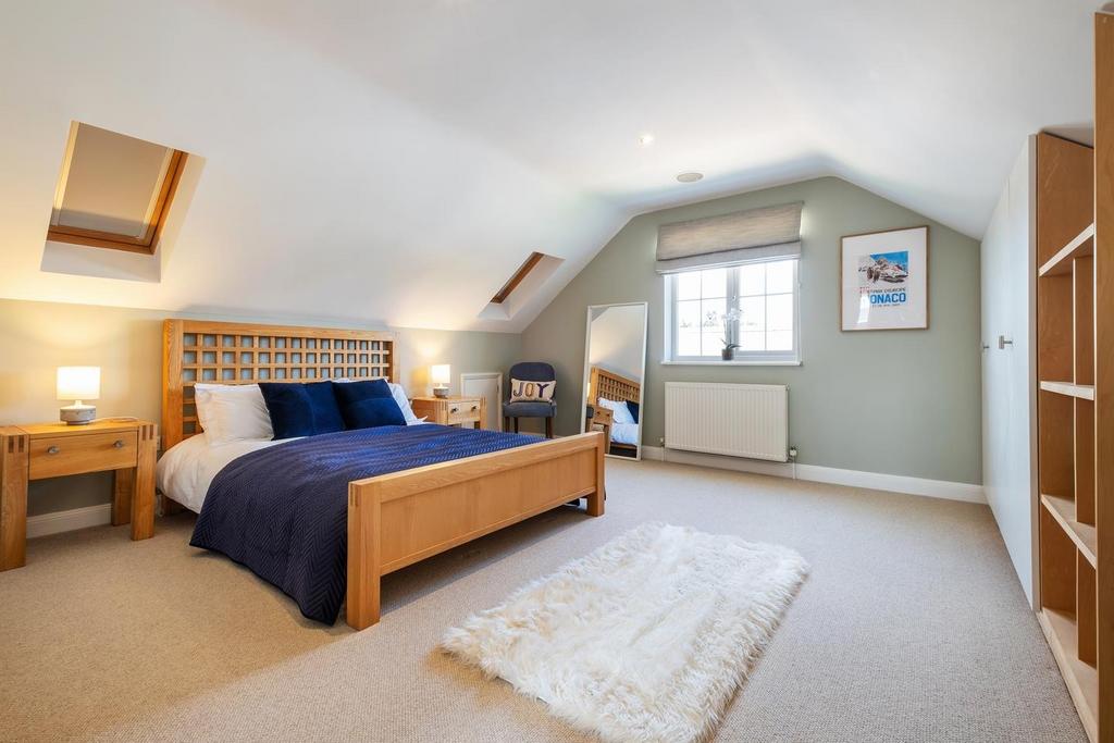 5 Cobb Close-48.JPG