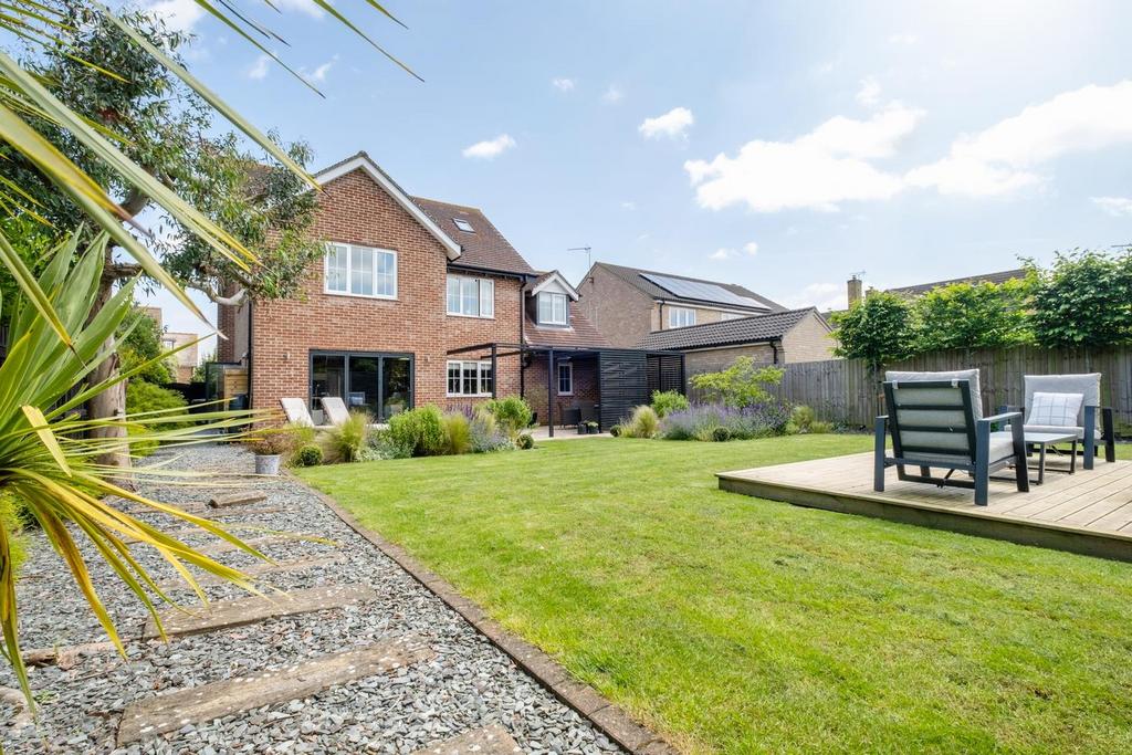 5 Cobb Close-59.JPG