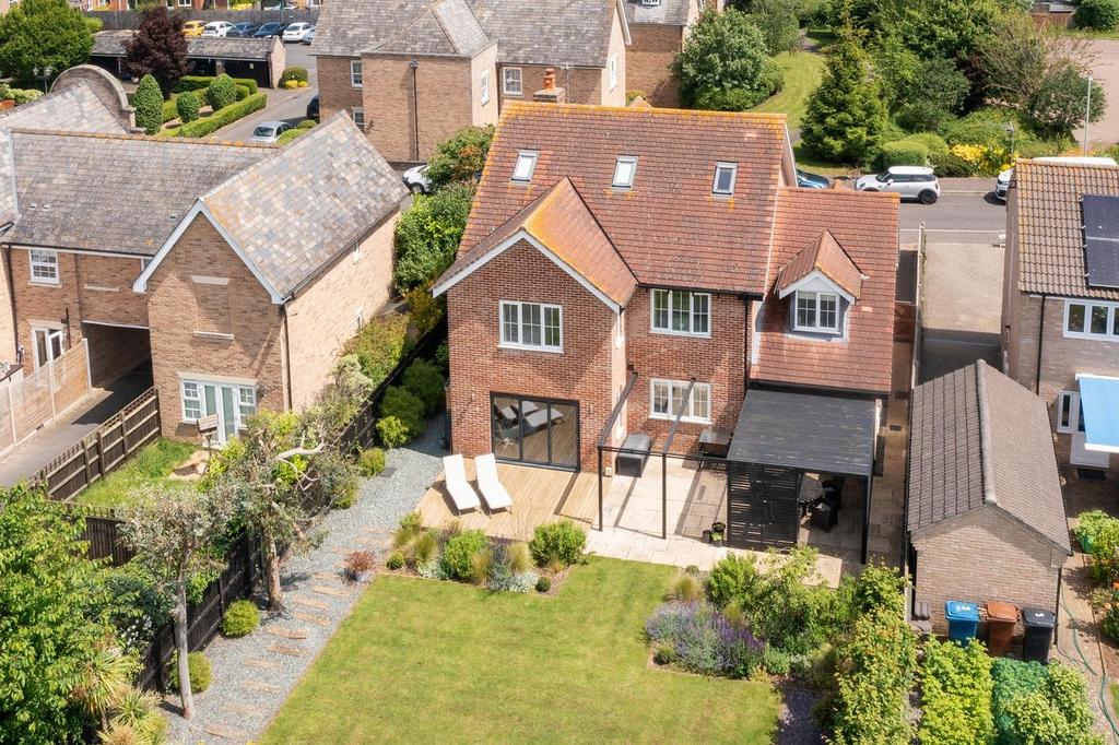 5 Cobb Close-8.JPG