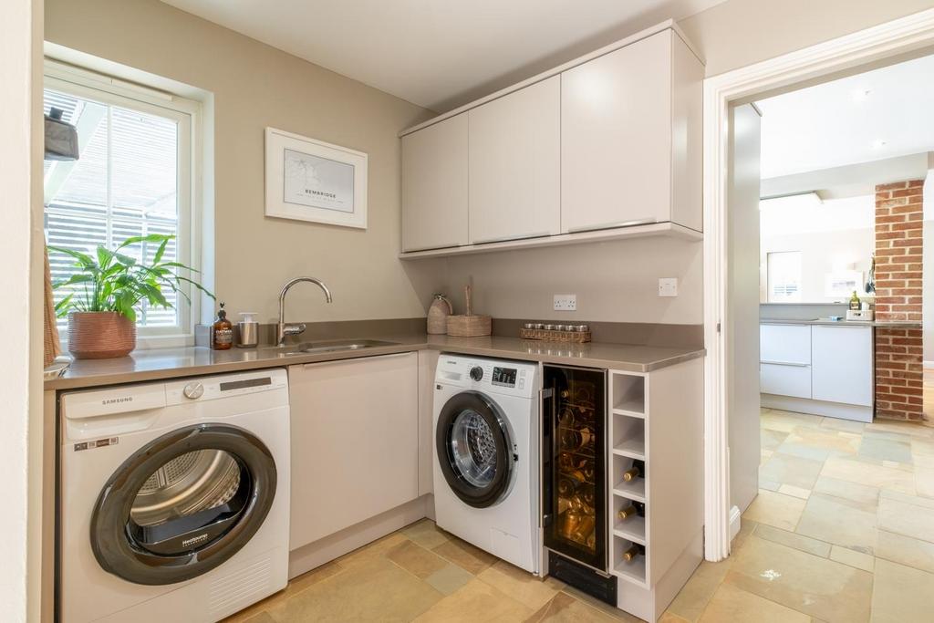 5 Cobb Close-21.JPG