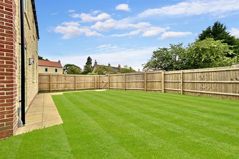 4 bedroom detached house for sale, Main Road, Leadenham