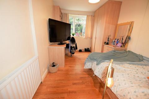 1 bedroom in a house share to rent, 115 St Annes Road HS
