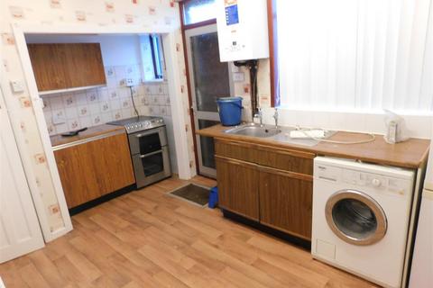 2 bedroom end of terrace house for sale, Hollinhall Street, Oldham