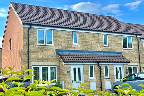 18 Beech Close, Chippenham, SN15 1FR