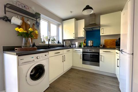 18 Beech Close, Chippenham, SN15 1FR