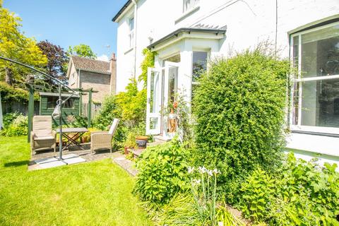 Flat 1, The Limes Mingle Lane, Great Shelford, Cambridge, CB22 5FG