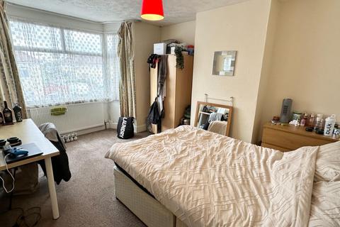 22 Claverham Road, Bristol, BS16 2HS