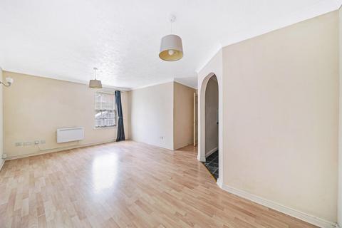 2 bedroom flat for sale, Lodge Drive, Andover SP11