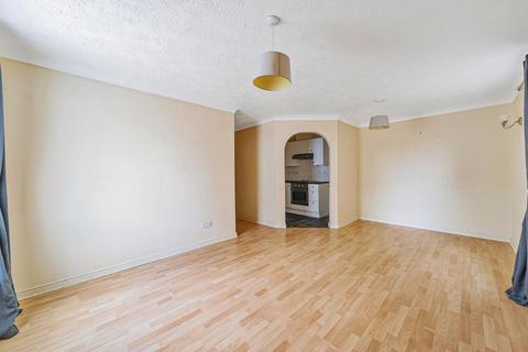 2 bedroom flat for sale, Lodge Drive, Andover SP11