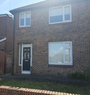 3 bedroom semi-detached house to rent, Hindmarch Drive, West Boldon