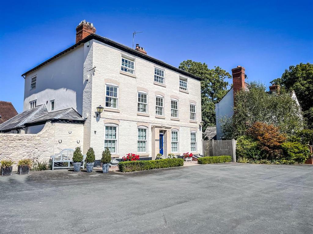 Stretton Grange, Ledbury... 2 bed apartment to rent £950 pcm (£219 pw)