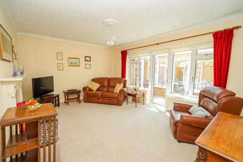 3 bedroom detached bungalow for sale, Hockliffe Road, Leighton Buzzard