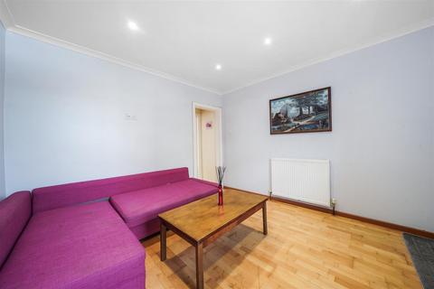 2 bedroom cottage to rent, Holmesdale Road, Croydon
