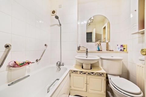 Flat 3, Clydesdale Court, 3 Oakleigh Park North, London, N20 9BB