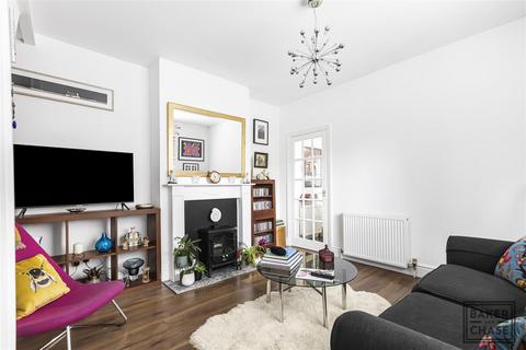 2 bedroom end of terrace house for sale, Laurel Bank Road, Enfield EN2