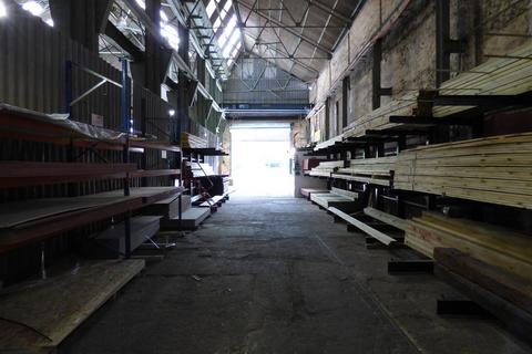 Warehouse to rent, Albion Parade, Gravesend, Kent