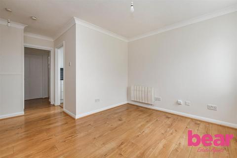 2 bedroom flat for sale, 126-128  Eastwood Road North, Leigh-on-Sea SS9
