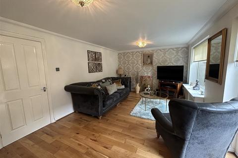 3 Everglade, Oldham, OL8 2TU